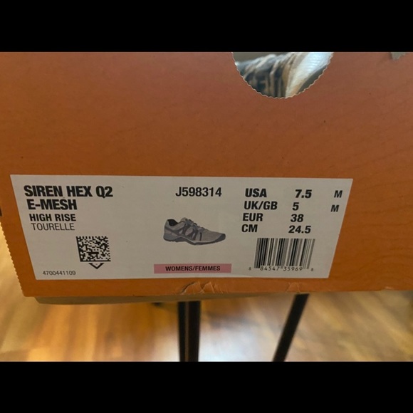 Merrell Women's hiking shoes US7.5 - Picture 4 of 4